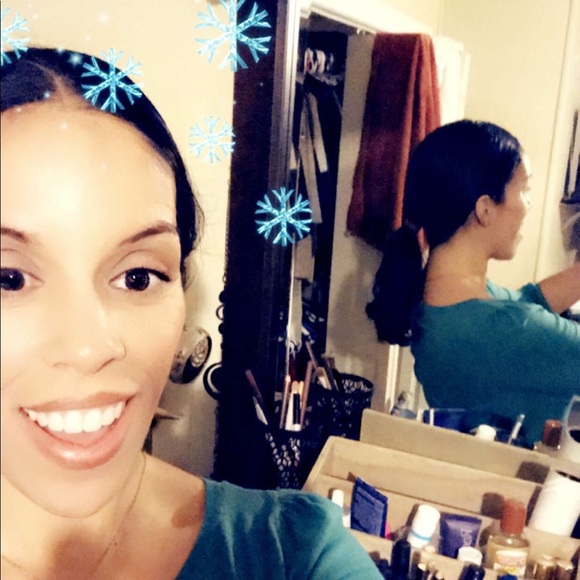 Meet your Posher, Aimee!! - Picture 2 of 8